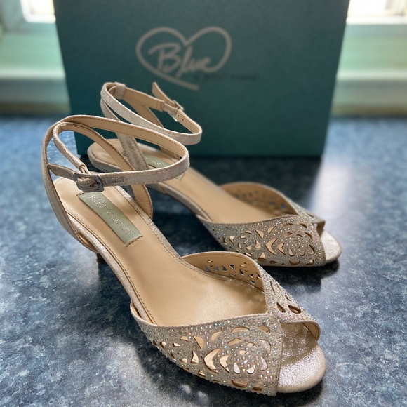 betsey johnson kitten heels